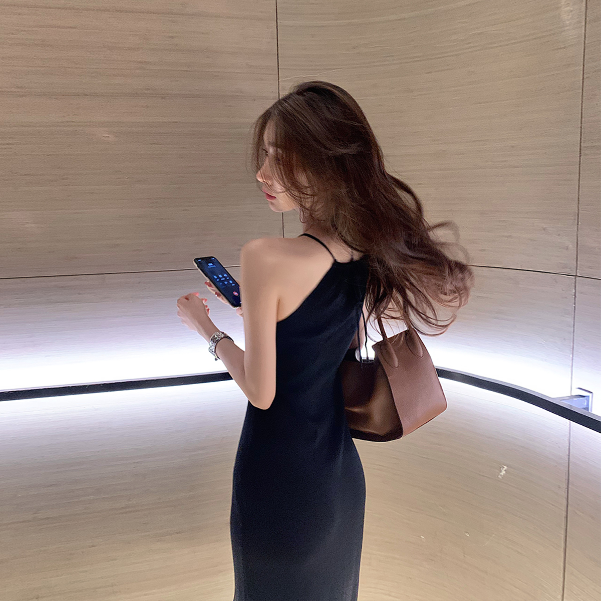 https://fulmo-img-server.com/lopina/fb56517b-1018-4717-8a78-4fbb10a88ef6.jpg