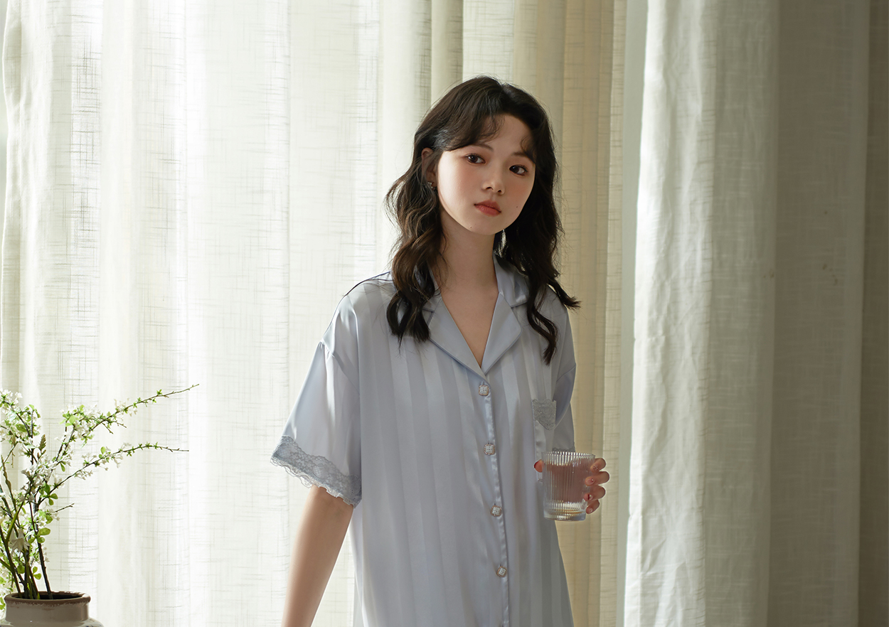 ワンピース レース 優美なレース縁取りシャツワンピース