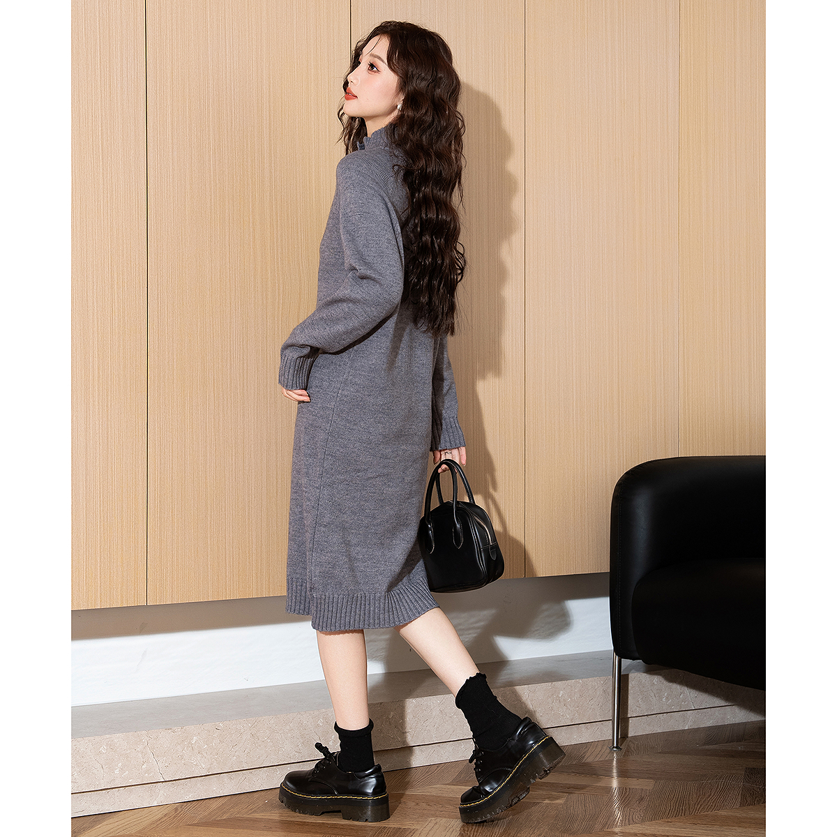 ロングワンピース 　ニットゆったりボタン襟ハイネックニットワンピース