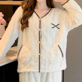https://fulmo-img-server.com/lovely-wear/1735301301912_n9d2uxqg_9g2dm5ro.jpeg