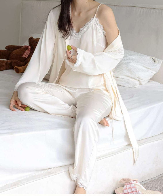 優雅な寛ぎ(くつろぎ)のシルキーローブセット レディース ルームウェア