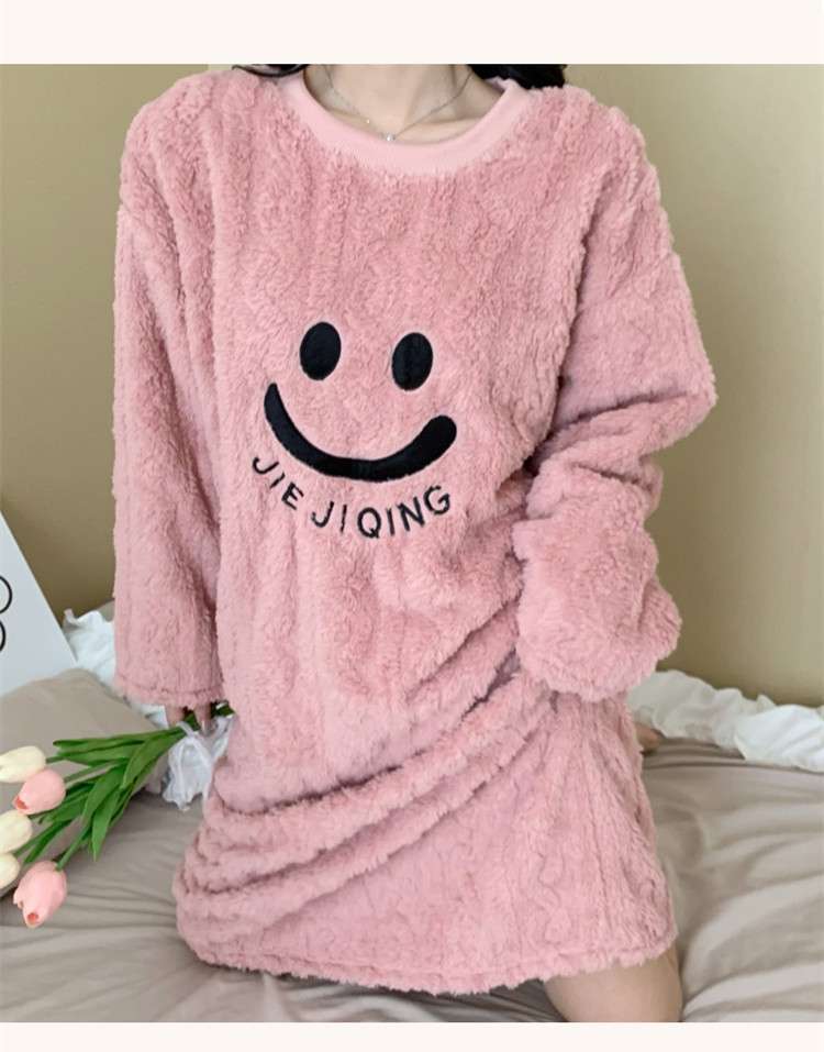 https://fulmo-img-server.com/lovely-wear/21f2af713177406ab19b1a183882885f.jepg