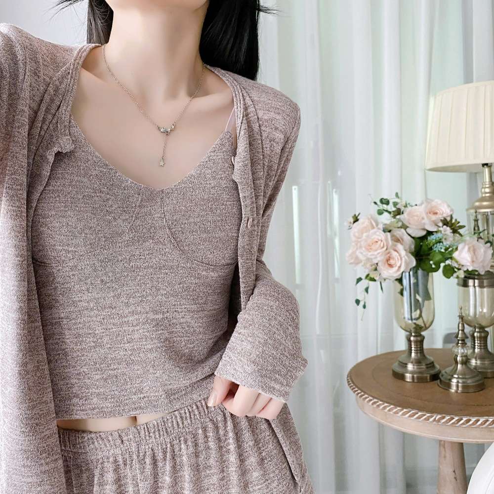 https://fulmo-img-server.com/lovely-wear/3d7cba47dabe4917904b3db663a6169a.jepg