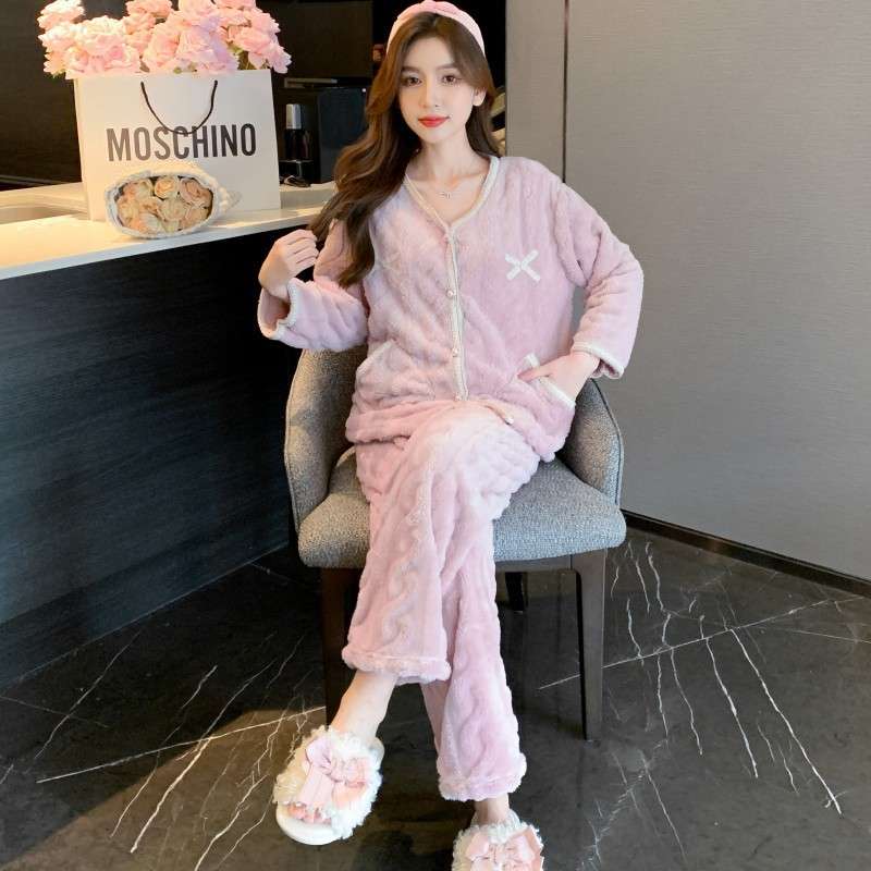 https://fulmo-img-server.com/lovely-wear/498a6a2a22034286b8b8617fcaaf48be.jepg