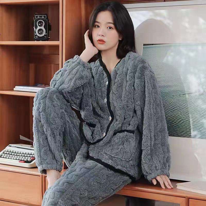 https://fulmo-img-server.com/lovely-wear/6c359077167c4ee49d9c545a4d38d8ec.jepg
