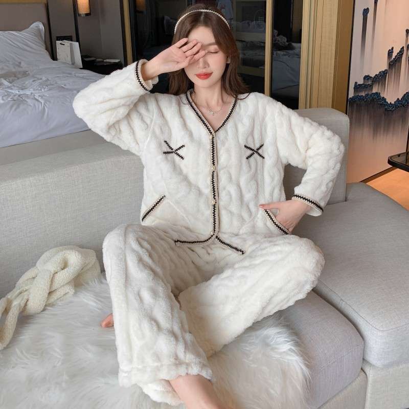 https://fulmo-img-server.com/lovely-wear/6e410929465645368a65efa331803835.jepg