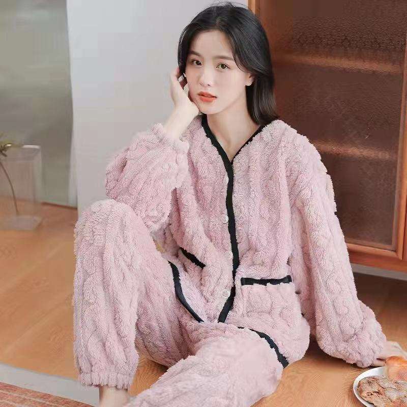 https://fulmo-img-server.com/lovely-wear/6fa7a717b7af4621a0e0dd1dfbcc165b.jepg