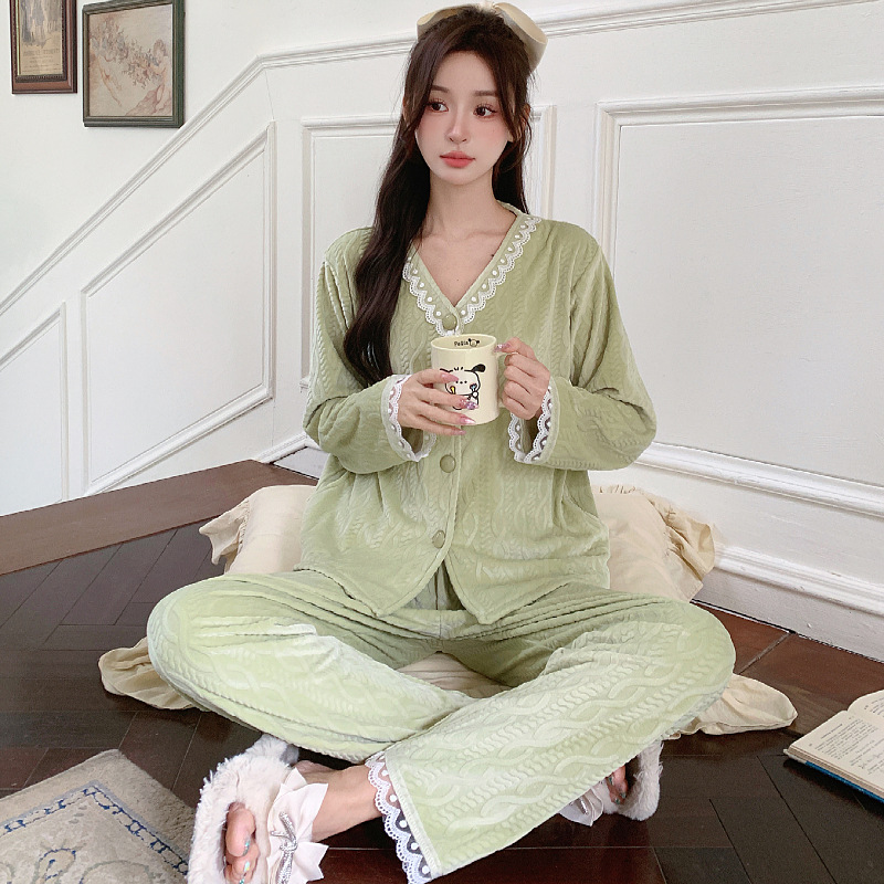 https://fulmo-img-server.com/lovely-wear/873ef40c-e6e3-494f-94e3-c03c0fecbdd0.jpg