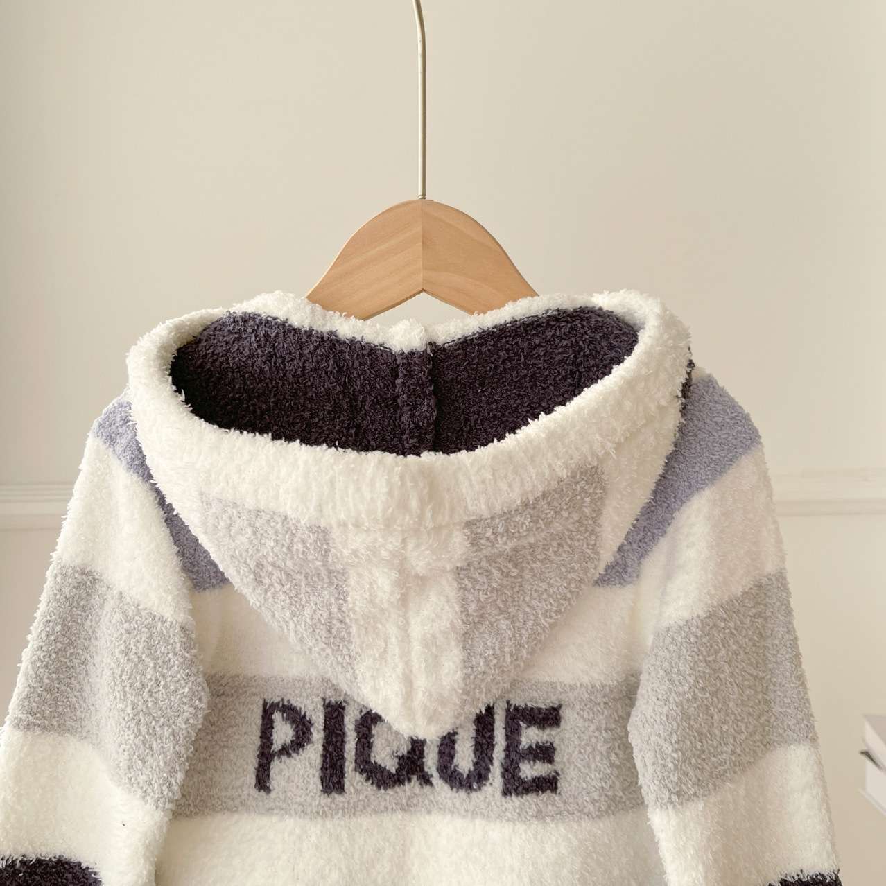 https://fulmo-img-server.com/lovely-wear/9f3ce1653d3248268c2095a4562498f6.jepg