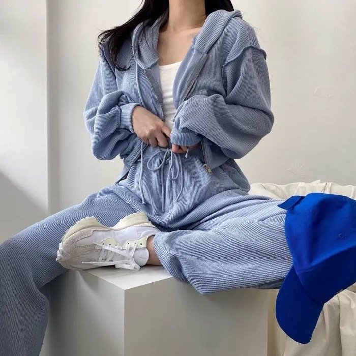 https://fulmo-img-server.com/lovely-wear/b3d87651-28dd-4783-9122-d8bb5a7877dd.jpg