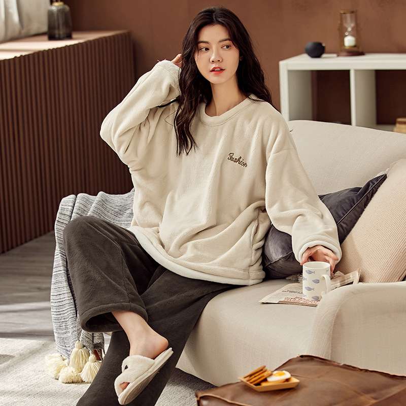 https://fulmo-img-server.com/lovely-wear/c46a87c524a641de979824e876704d75.jepg