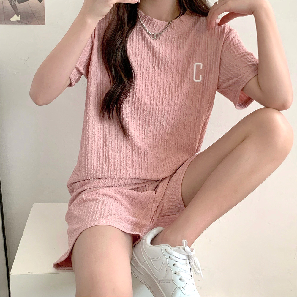 https://fulmo-img-server.com/lovely-wear/f037629d-01a9-446b-a417-c55a6eef2508.jpg