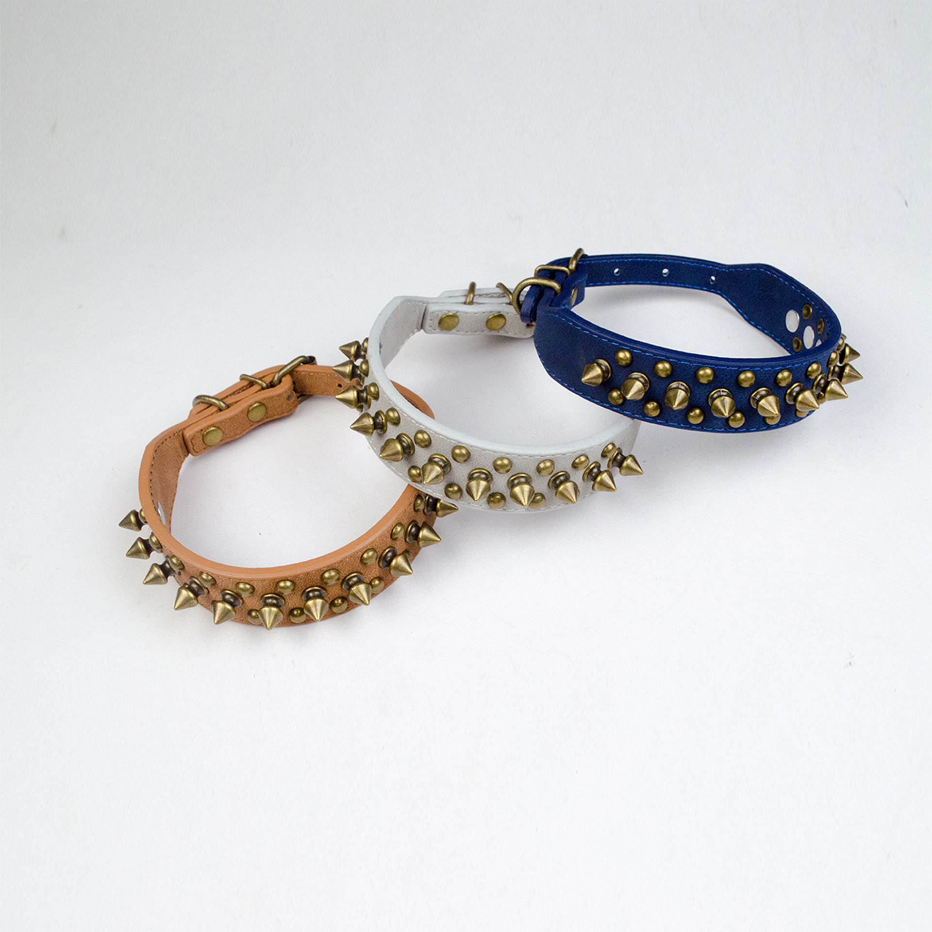 ごつい首輪おすすめ5選！存在感のある無骨なデザインで力強い愛犬の個性を引き立てる