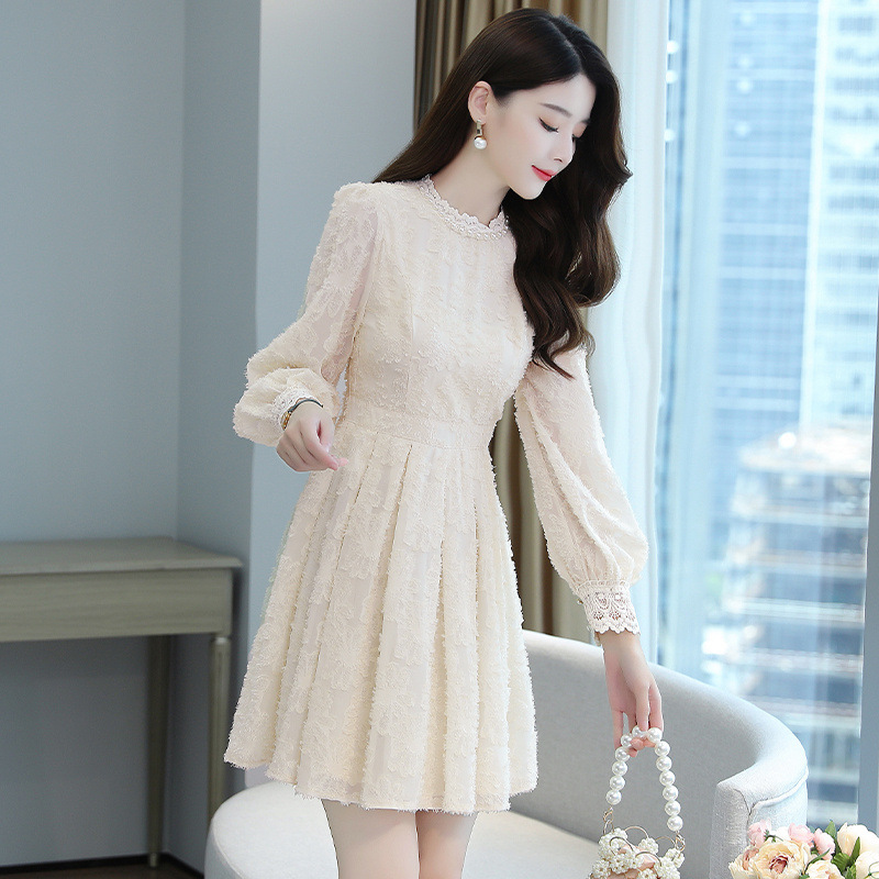 ミニドレス パールネックレース付きレース長袖ミニドレス