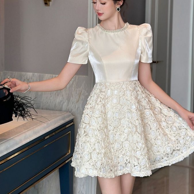 ミニドレス パフスリーブ立体花柄刺繍ミニドレス