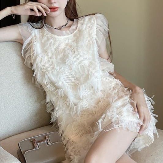 ミニドレス フェザーフリンジ装飾パフスリーブミニドレス