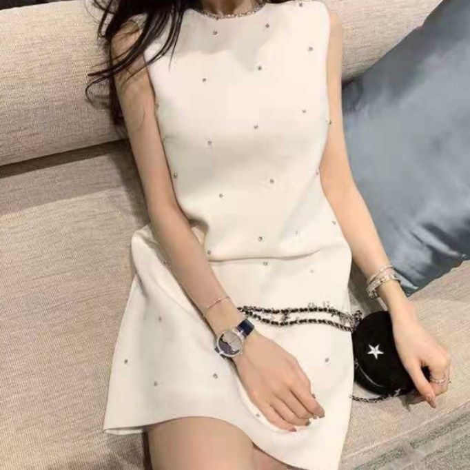 ミニドレス ビジュー散りばめノースリーブタイトミニドレス