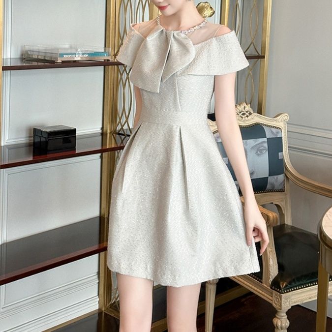 ミニドレス 大人可愛いオフショルダーリボンフレアミニドレス