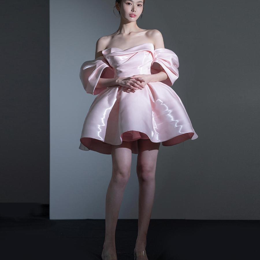 ミニドレス ボリューム袖オフショルダーサテンミニドレス