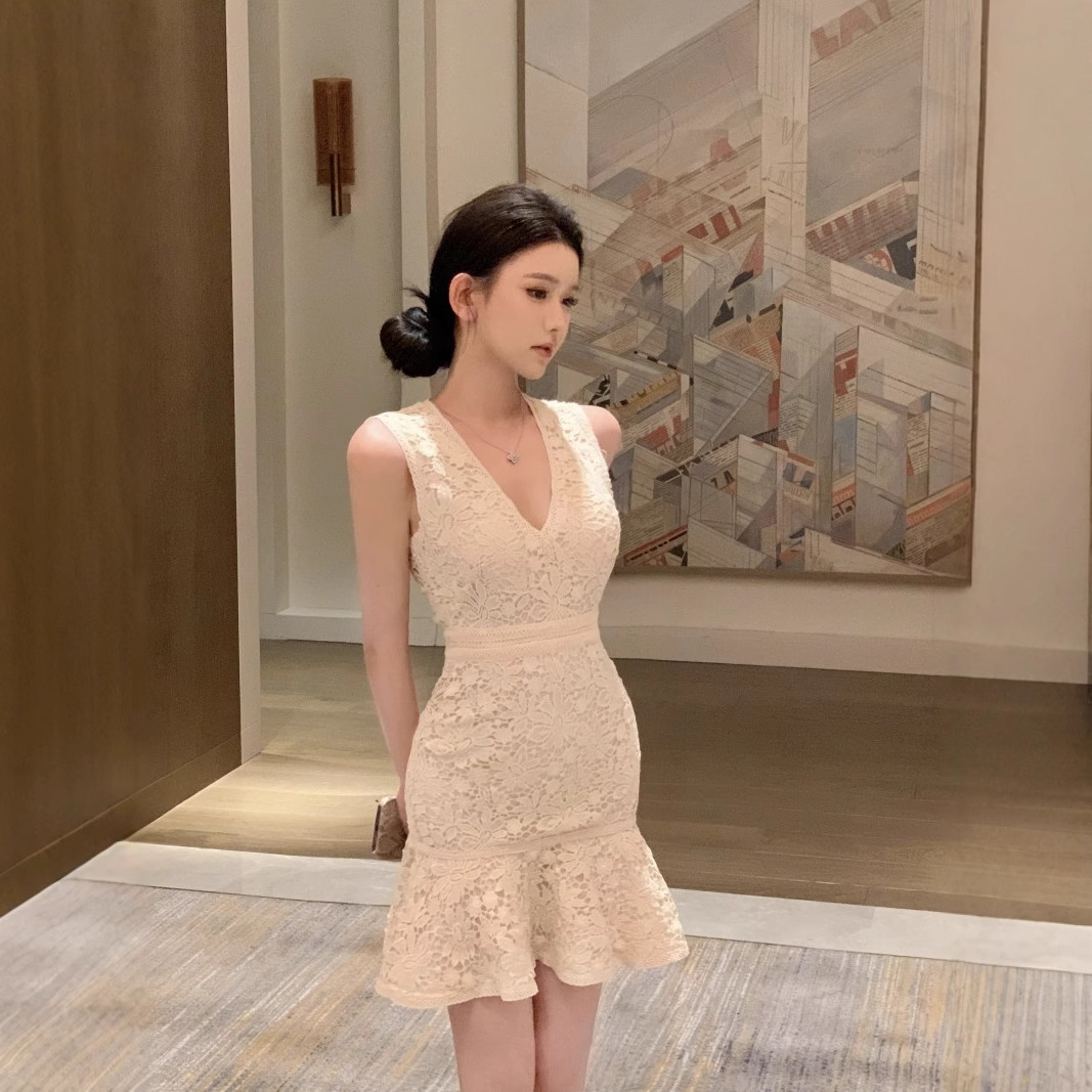 ミニドレス 総レース深Vネック裾フレアマーメイドミニドレス