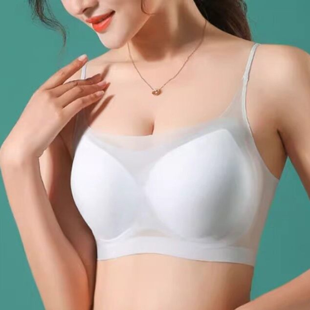 ナイトブラ 超薄型涼感シームレスナイトブラ