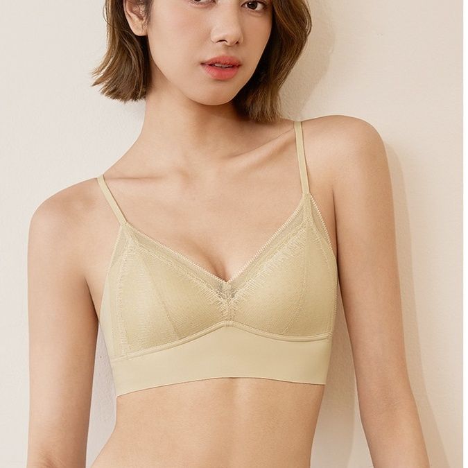ナイトブラ 背中すっきりシームレスナイトブラ 立体成型サポート