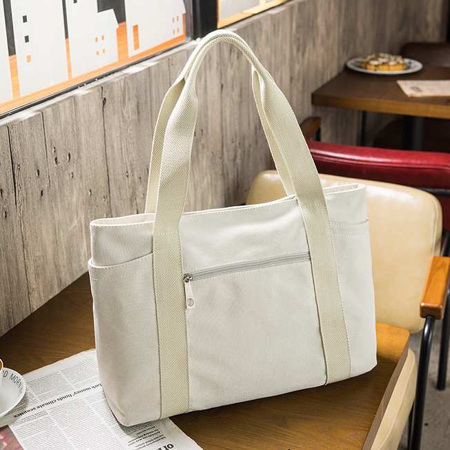 収納上手なキャンバストート ランチバッグ 多機能