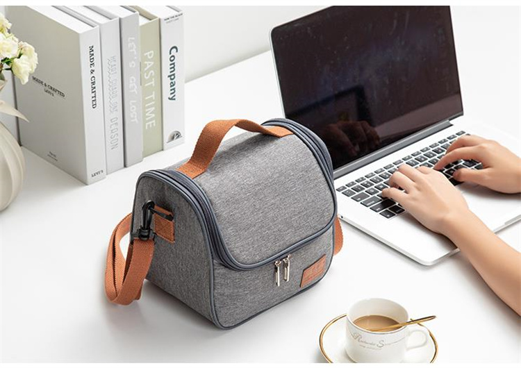 保温機能付き手提げランチバッグ