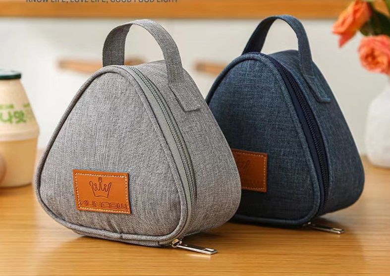 三角形おにぎり型保冷ランチバッグ