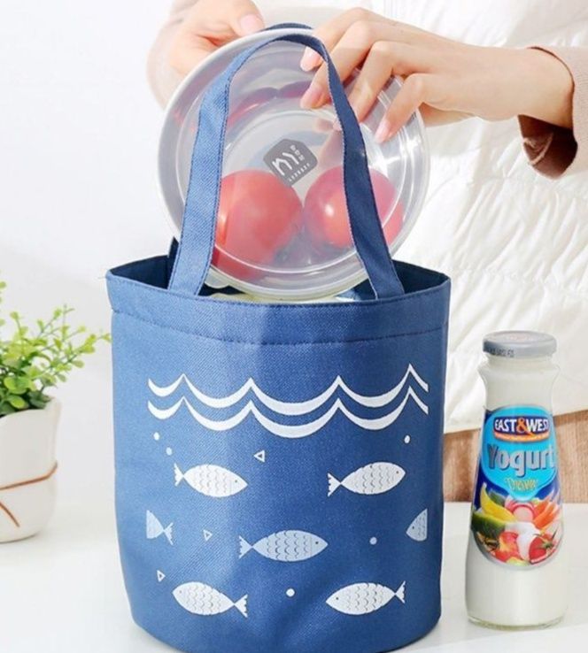  魚柄がかわいい保冷ランチバッグ巾着付き