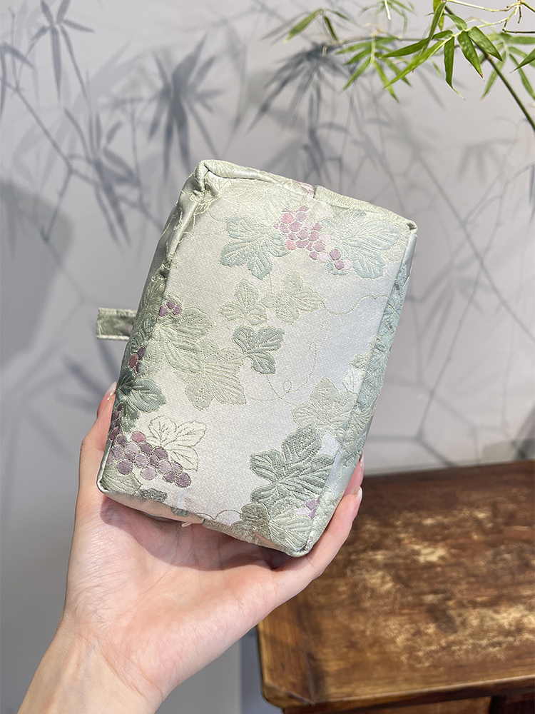 ランチバッグ 風雅な花柄あづま袋