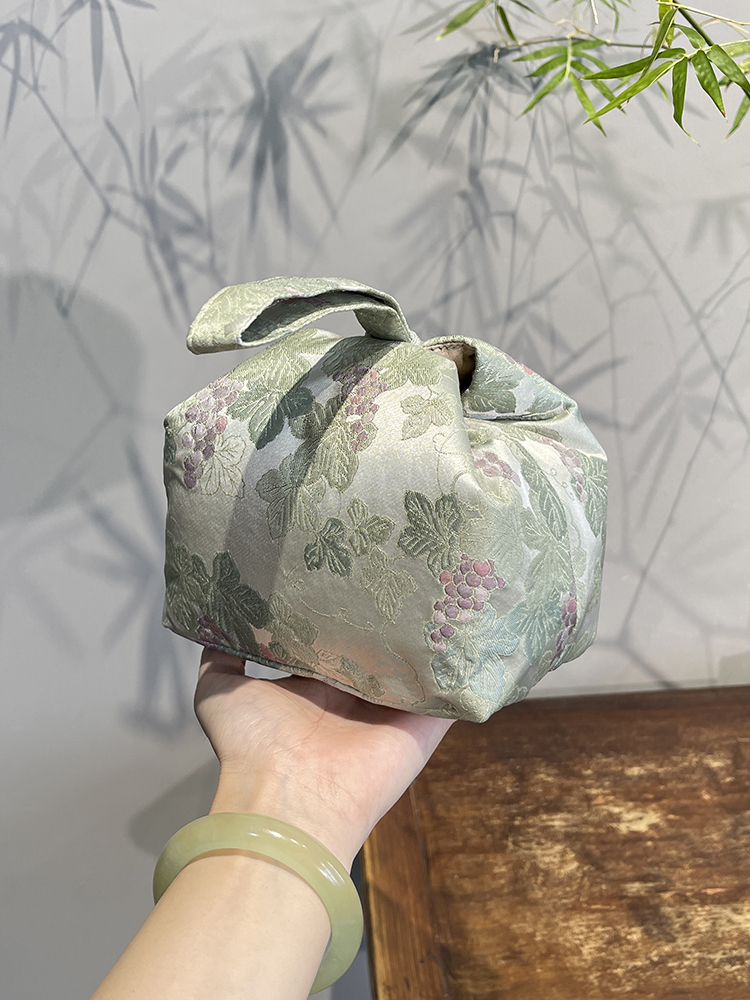 ランチバッグ 風雅な花柄あづま袋