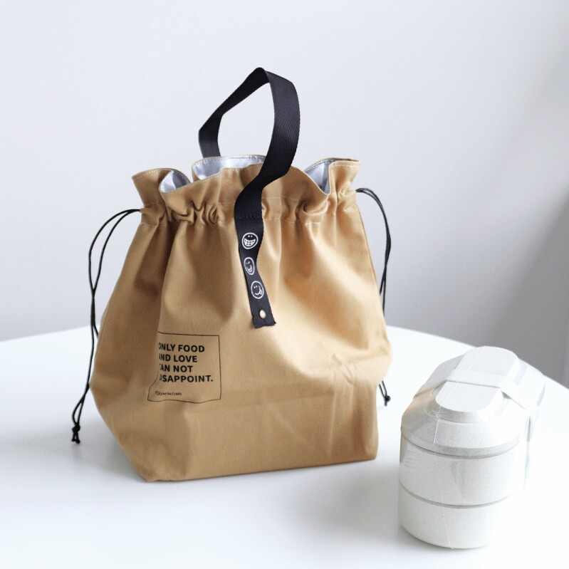 巾着型スマイル刺繍小さめランチバッグ
