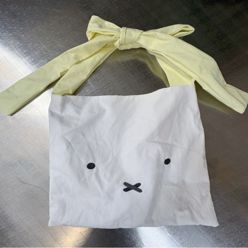 ランチバッグ うさぎモチーフ 大容量お出かけバッグ