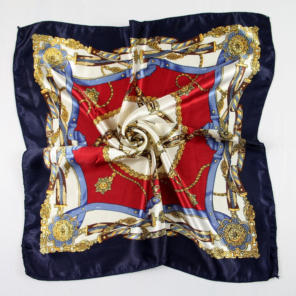 スカーフ 装飾チェーン柄光沢サテンスカーフ