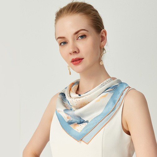 https://fulmo-img-server.com/luxyscarf/08865629-05fa-4513-afa5-c1923bd04767.jpg