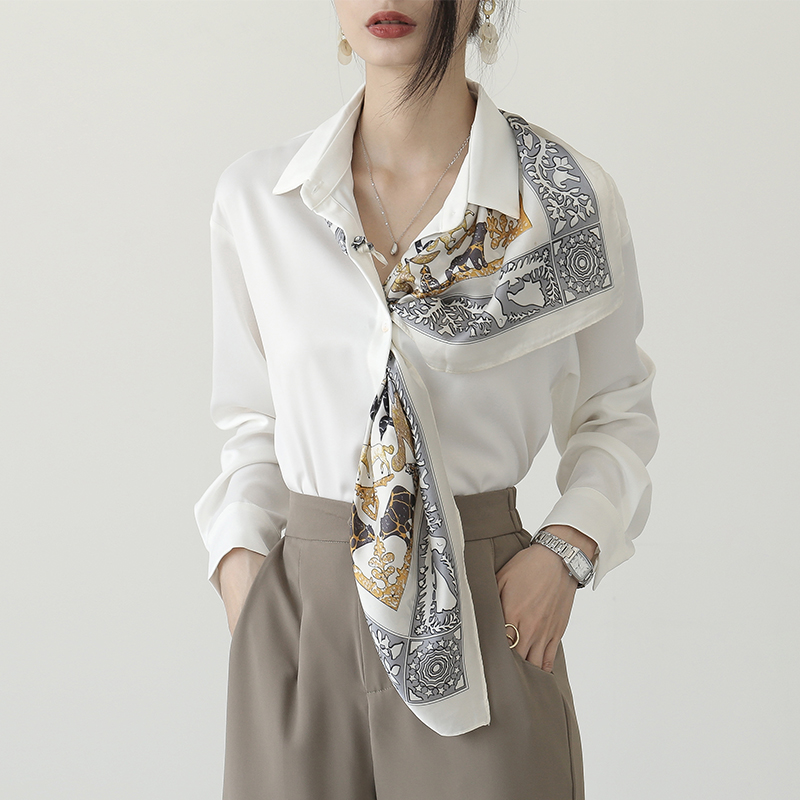 https://fulmo-img-server.com/luxyscarf/0b4f8e66-7f0a-48ab-9bbb-522fa87d44fc.jpg