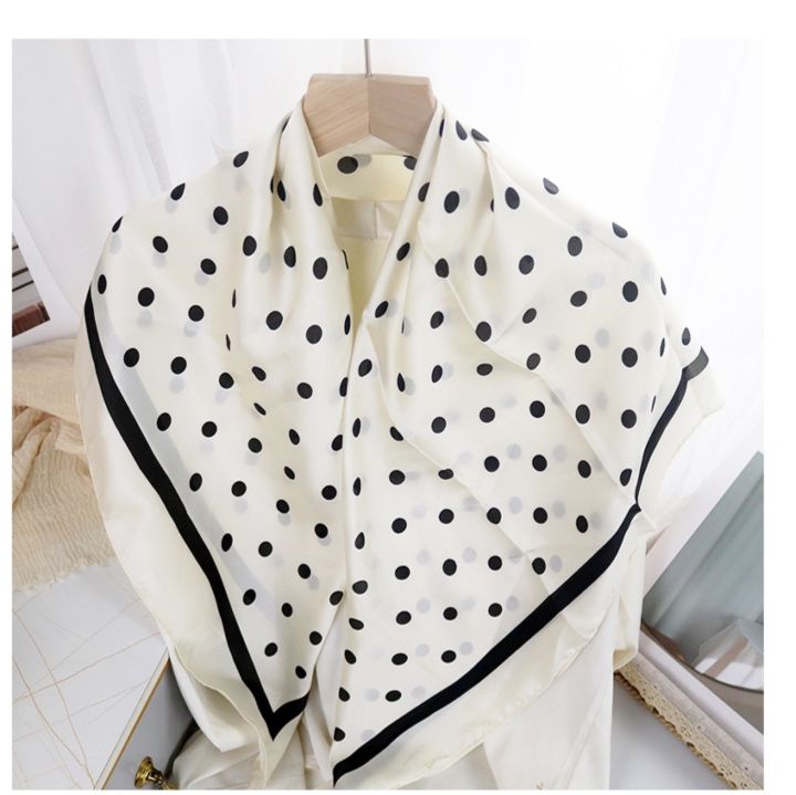https://fulmo-img-server.com/luxyscarf/1756450538884_q4p5kuha_45yccmmi.jpeg