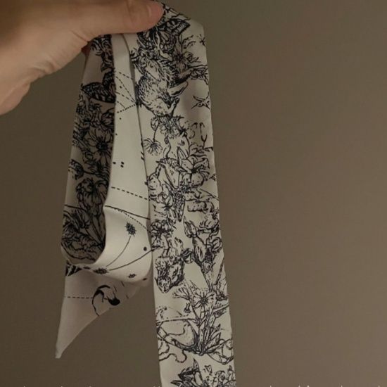 https://fulmo-img-server.com/luxyscarf/1759125654606_ftmfkcxb_uhz6p0vo.jpeg