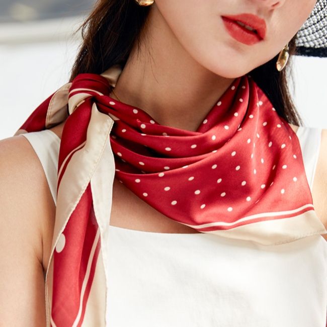 https://fulmo-img-server.com/luxyscarf/1759197453880_jofkuzp9_ampj7319.jpeg