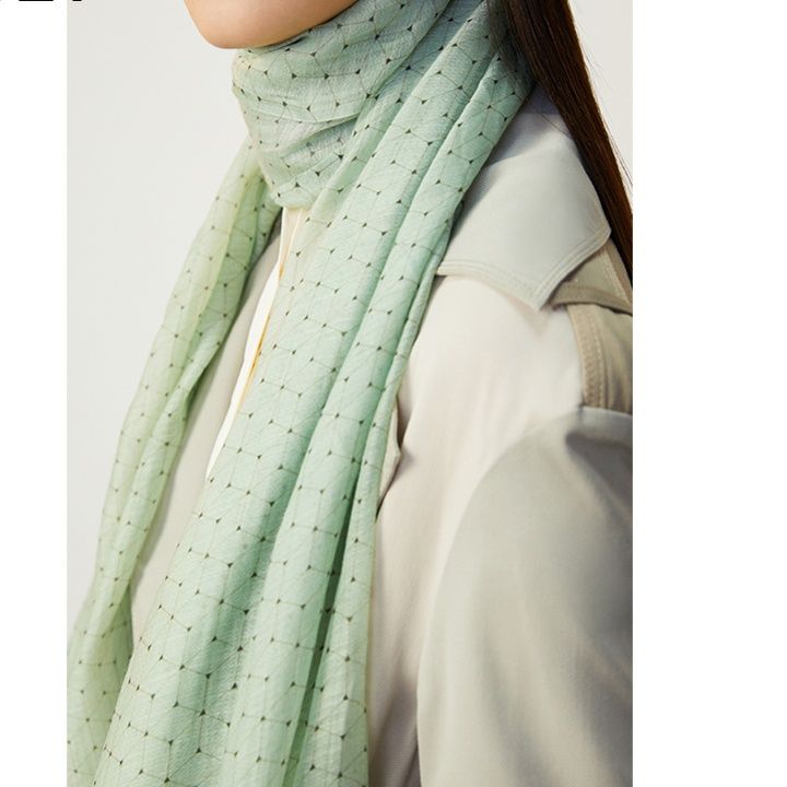 https://fulmo-img-server.com/luxyscarf/1759204853509_p7p1cxpp_01qewxra.jpeg