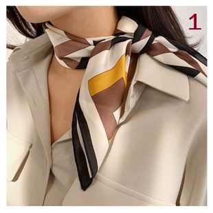 スカーフ 水玉模様がかわいらしい上品な絹風スカーフ