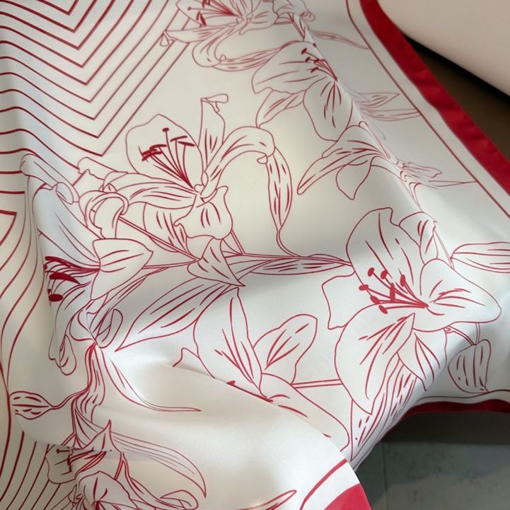 スカーフ 百合柄幾何学模様縁取りシルク調スカーフ