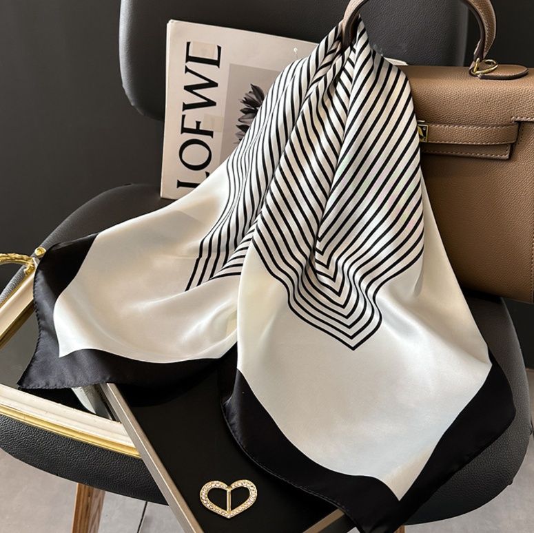 スカーフ 幾何学模様 モノトーンシルク調スカーフ