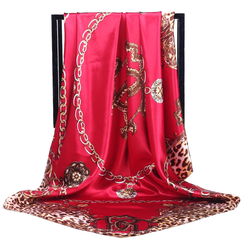 https://fulmo-img-server.com/luxyscarf/1765b68a-6966-4036-9ae8-7ed9d561f067.jpg