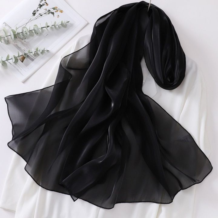 https://fulmo-img-server.com/luxyscarf/1787709568545_t0t0qgcb_h4s9zqa7.jpeg