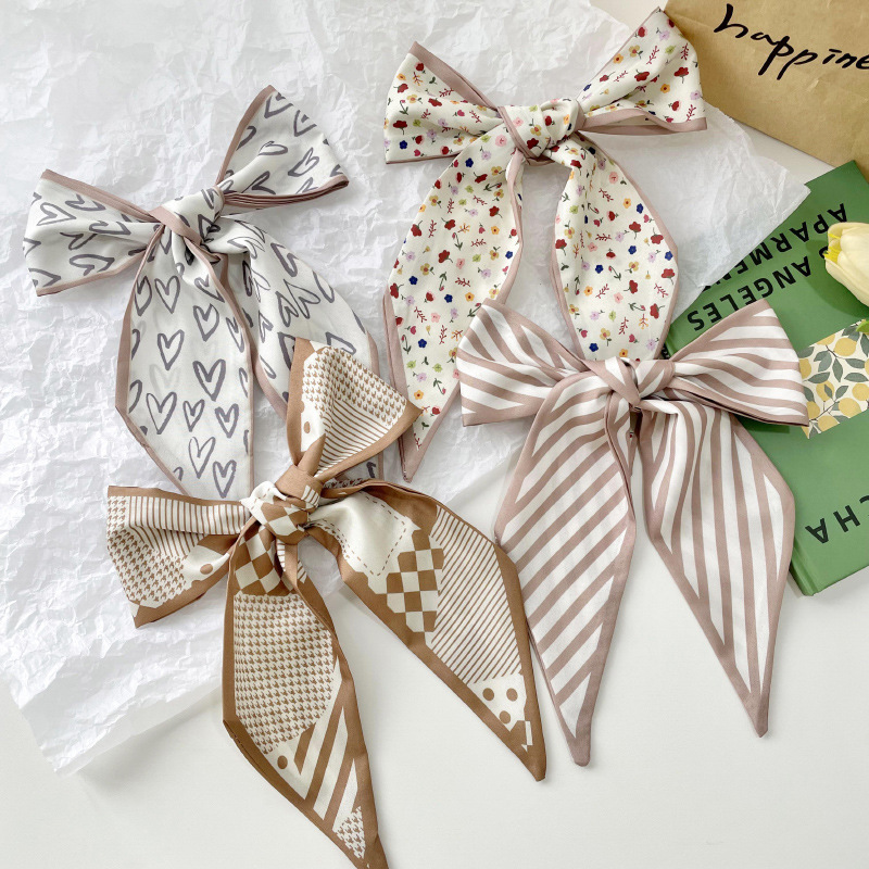 スカーフ 幾何学模様とハート柄の細長スカーフ