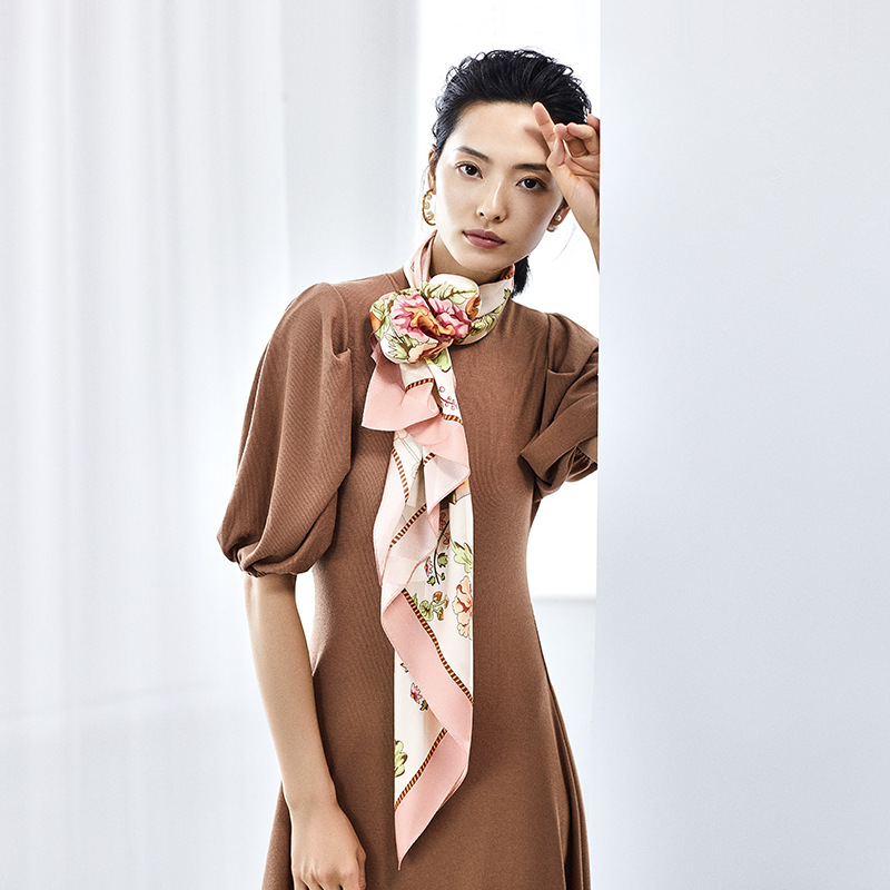 https://fulmo-img-server.com/luxyscarf/21e787a4-af53-46cd-a8d7-73c9a461d935.jpg