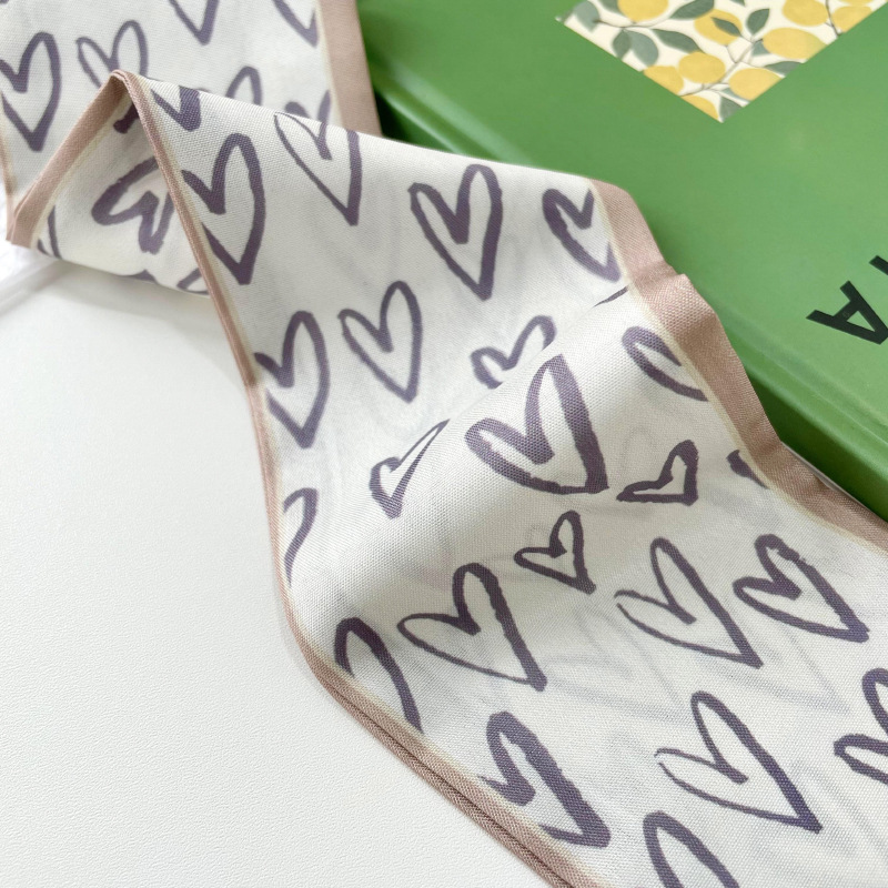 スカーフ 幾何学模様とハート柄の細長スカーフ