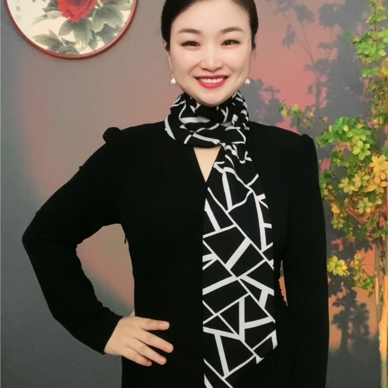 https://fulmo-img-server.com/luxyscarf/2b43de50-a00e-4bbe-8305-ffe2c4741654.jpg